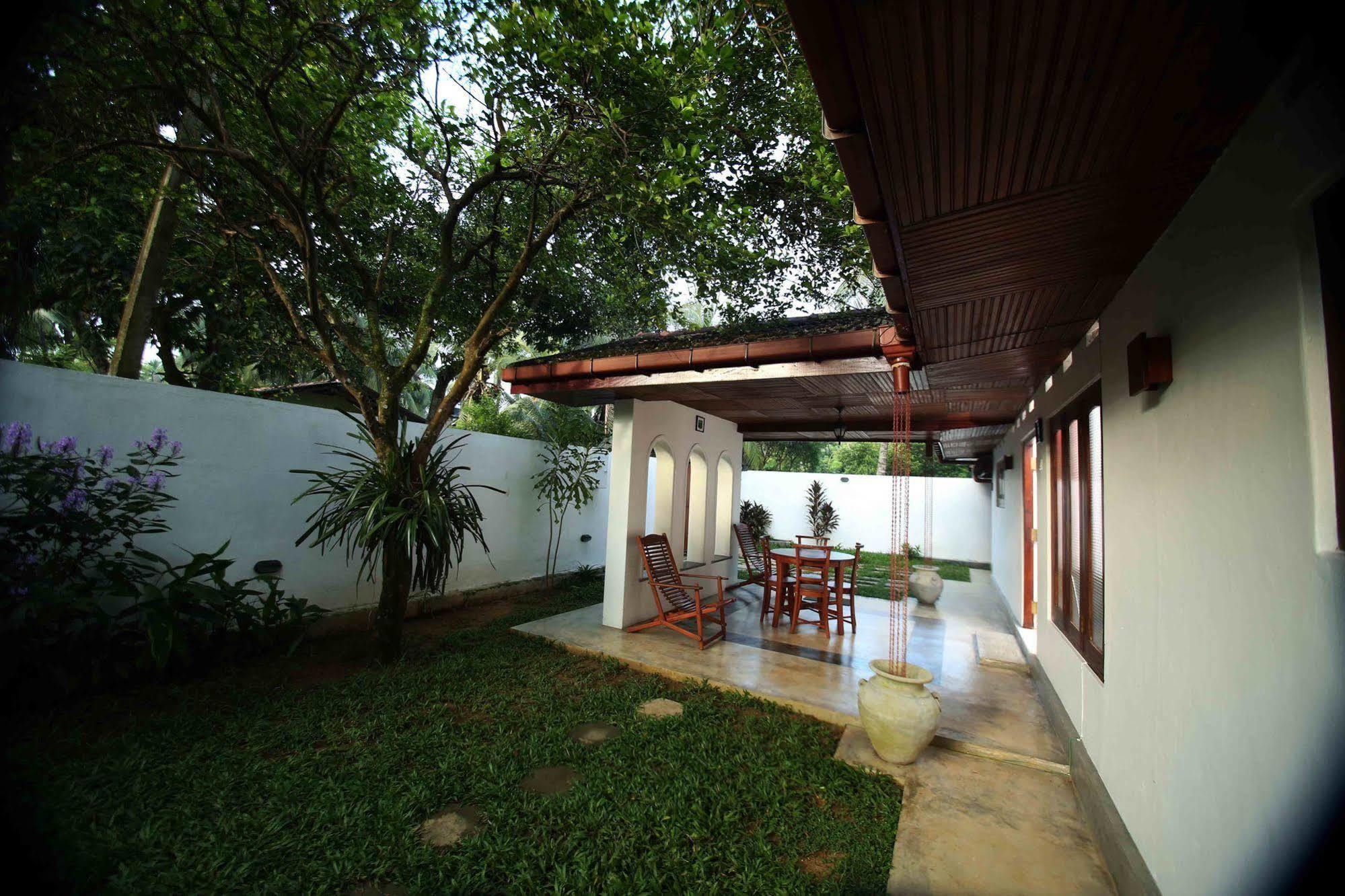 Summer Dew Villa Talpe Exterior foto
